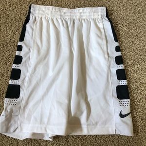 Boys Nike Elite basketball shorts